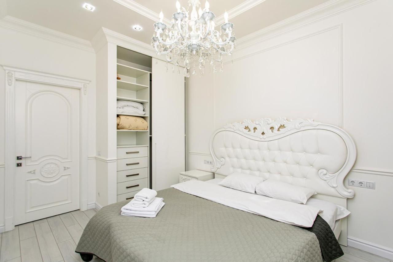 Petrovdom Apartments 10-353 In Rc Central Park, 7 John Mccain Street เคียฟ ภายนอก รูปภาพ