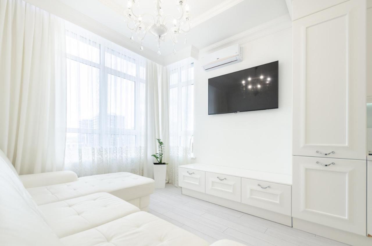 Petrovdom Apartments 10-353 In Rc Central Park, 7 John Mccain Street เคียฟ ภายนอก รูปภาพ