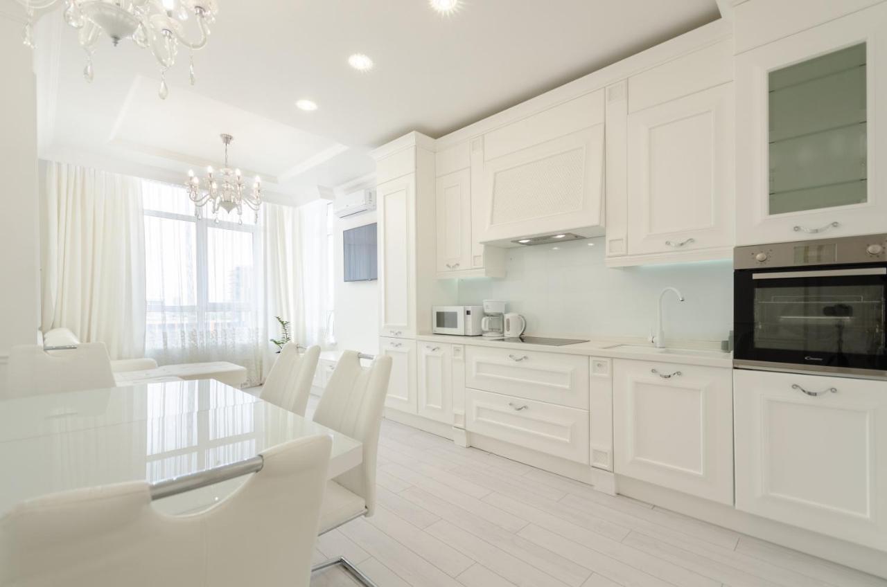 Petrovdom Apartments 10-353 In Rc Central Park, 7 John Mccain Street เคียฟ ภายนอก รูปภาพ