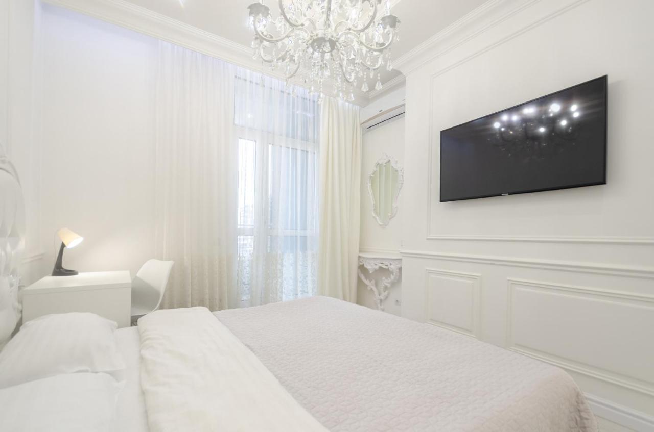 Petrovdom Apartments 10-353 In Rc Central Park, 7 John Mccain Street เคียฟ ภายนอก รูปภาพ