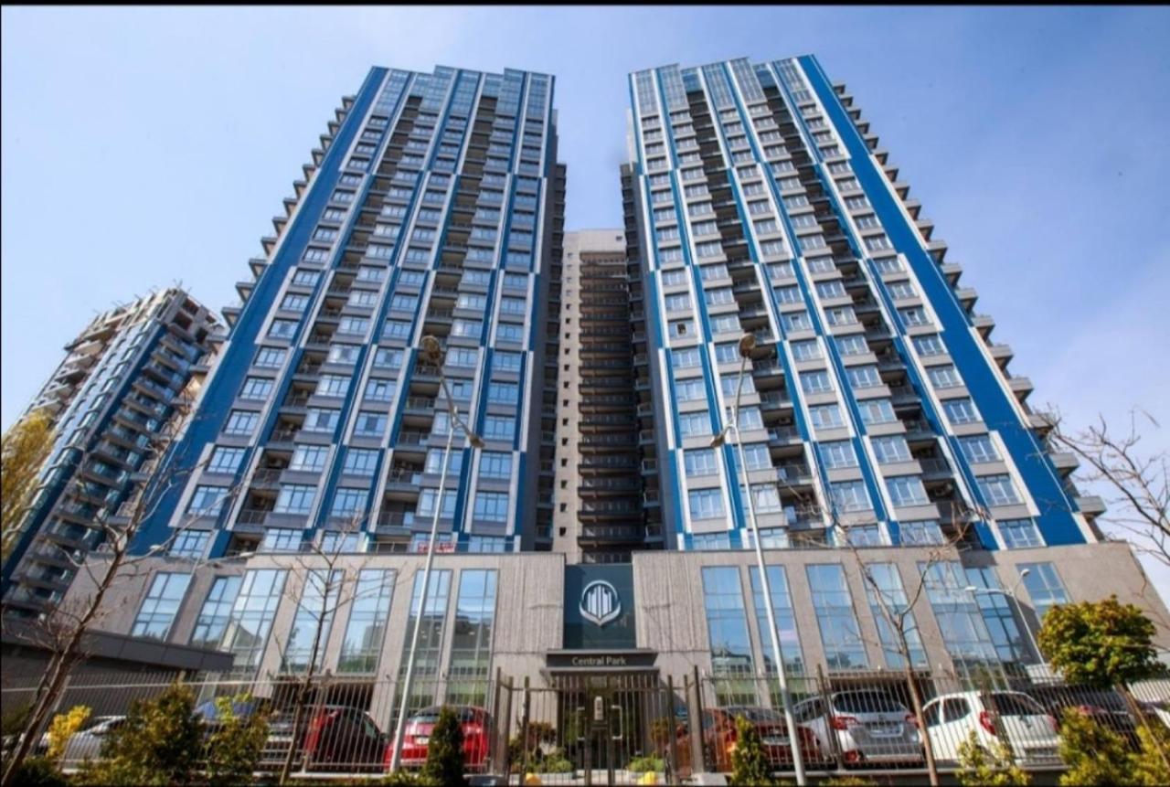 Petrovdom Apartments 10-353 In Rc Central Park, 7 John Mccain Street เคียฟ ภายนอก รูปภาพ